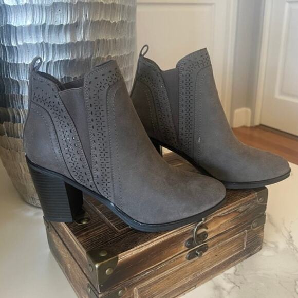 MIA Sutton Booties in Dark Grey - Picture 1 of 9